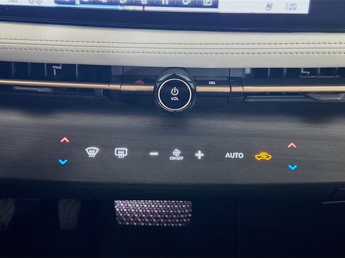 Used 2023 Nissan Ariya FWD image 24