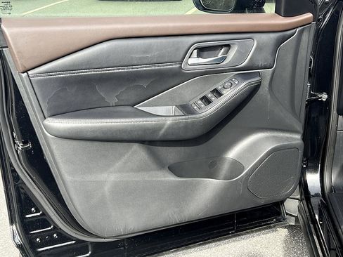 Certified 2023 Nissan Rogue SV w/ SV Premium Package image 20