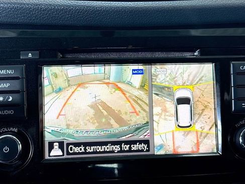 Used 2018 Nissan Rogue SV w/ Premium Package image 15