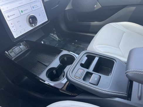 Used 2025 Ford Mustang Mach-E Premium image 35