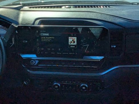 Used 2025 GMC Sierra 1500 SLT image 16