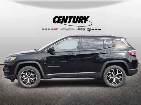 Used 2025 Jeep Compass Limited image 7