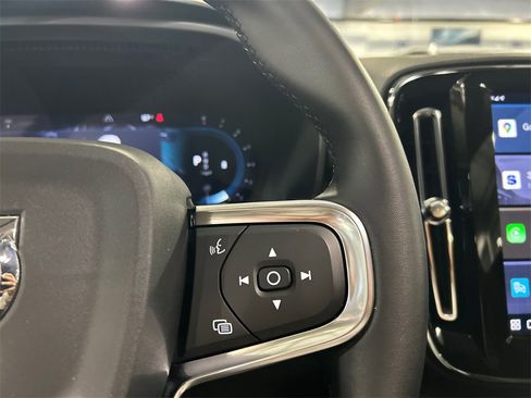 Certified 2025 Volvo XC40 B5 Core image 15
