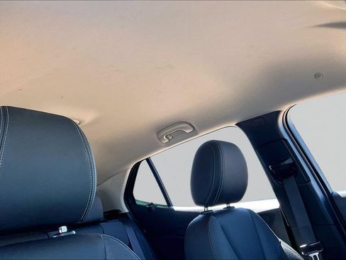 Used 2022 Buick Encore GX Select w/ Sport Touring Package FWD image 17