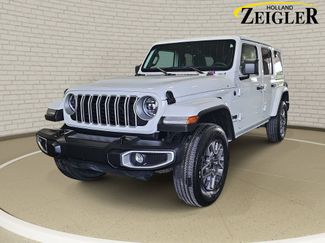 Used 2025 Jeep Wrangler Unlimited Sahara AWD/4WD video 1