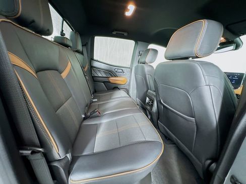 Used 2023 GMC Canyon AT4 image 27