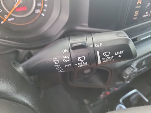 Certified 2025 Jeep Wrangler Sport AWD/4WD image 31