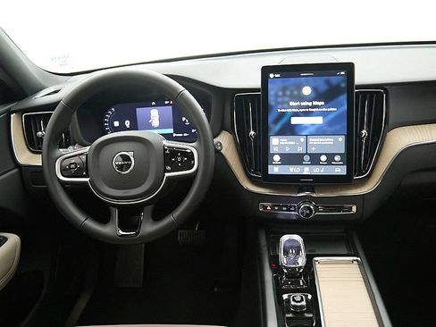 Certified 2026 Volvo XC60 B5 Plus AWD/4WD image 24