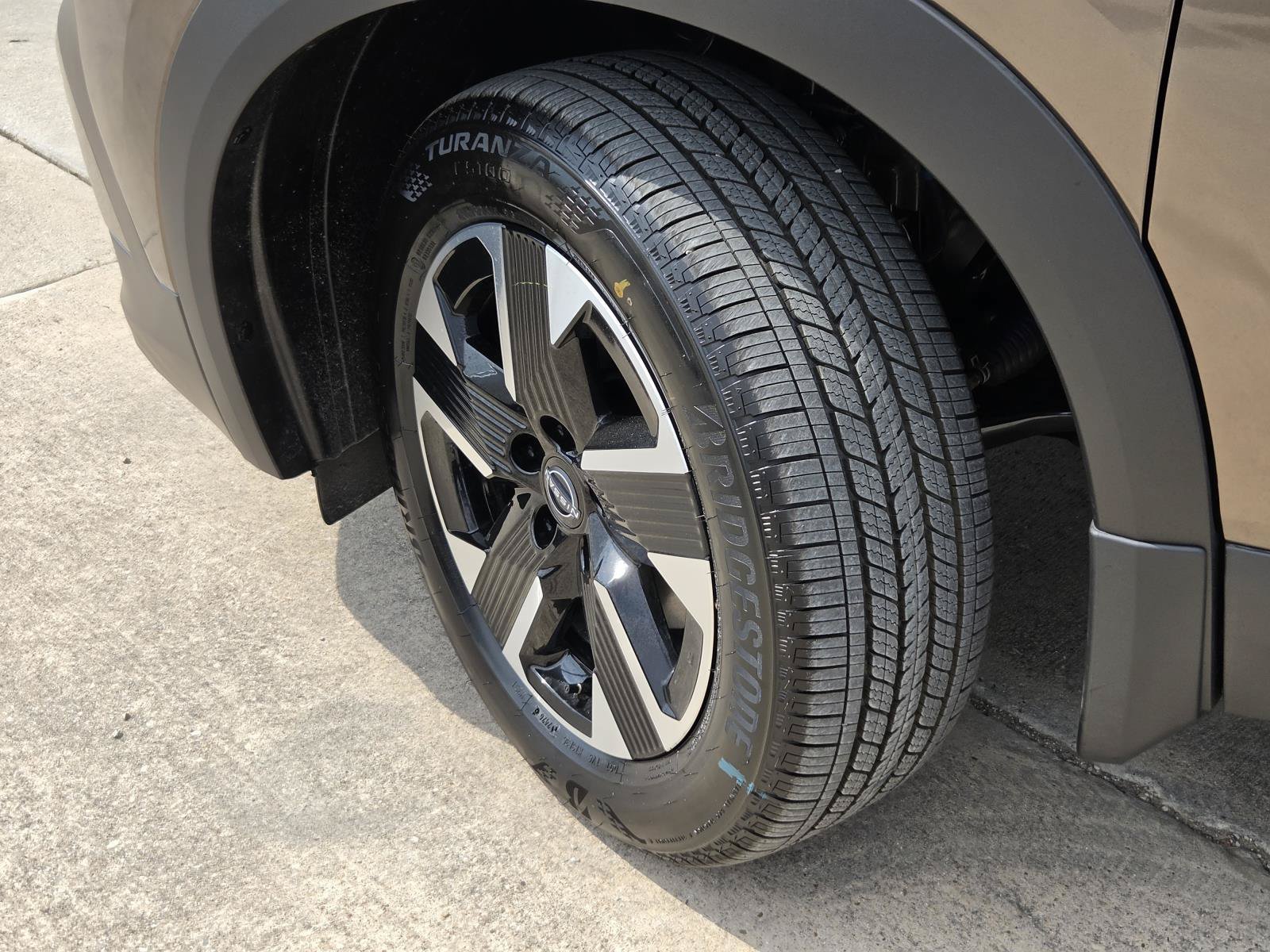 New 2027 Nissan Kicks SV AWD/4WD image 9
