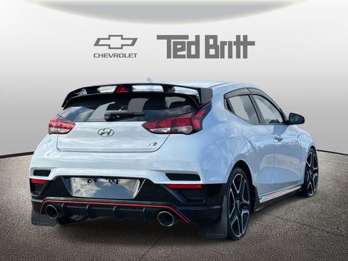 Used 2020 Hyundai Veloster N w/ Performance Package image 4