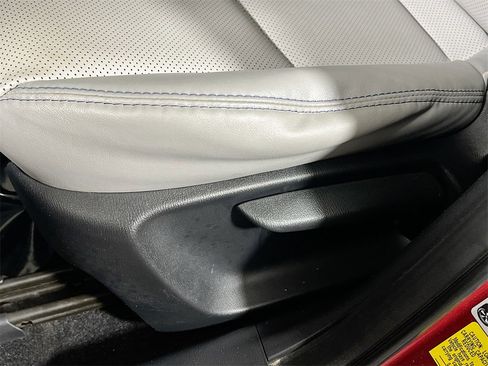 Certified 2020 Toyota Yaris XLE image 18