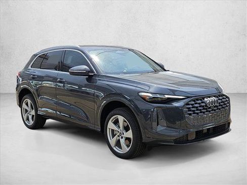 Used 2025 Audi Q5 Premium w/ Premium Plus AWD/4WD image 6
