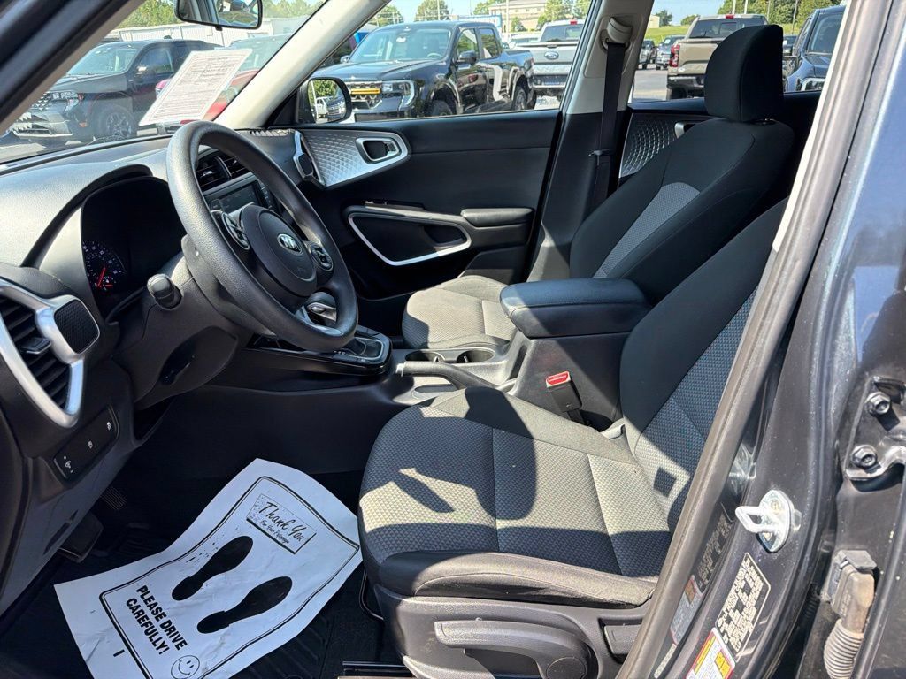 Used 2020 Kia Soul LX FWD image 18