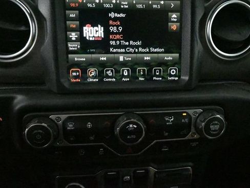 Used 2023 Jeep Gladiator Rubicon w/ LED Lighting Group AWD/4WD image 19