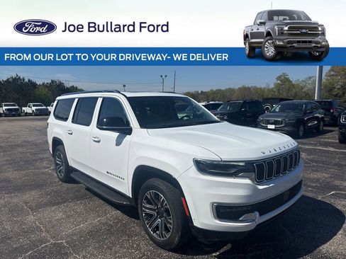 Used 2023 Jeep Wagoneer L 4WD w/ Premium Group I image 1