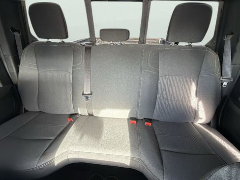 Used 2024 RAM 2500 Tradesman w/ Chrome Appearance Group image 25