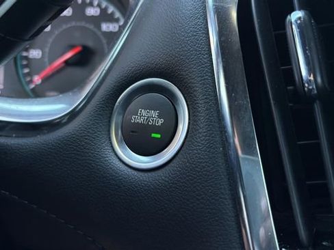 Used 2023 Chevrolet Traverse LT FWD image 29