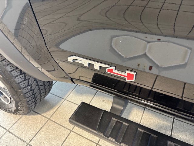 Used 2024 GMC Canyon AT4 w/ AT4 Premium Package AWD/4WD image 6