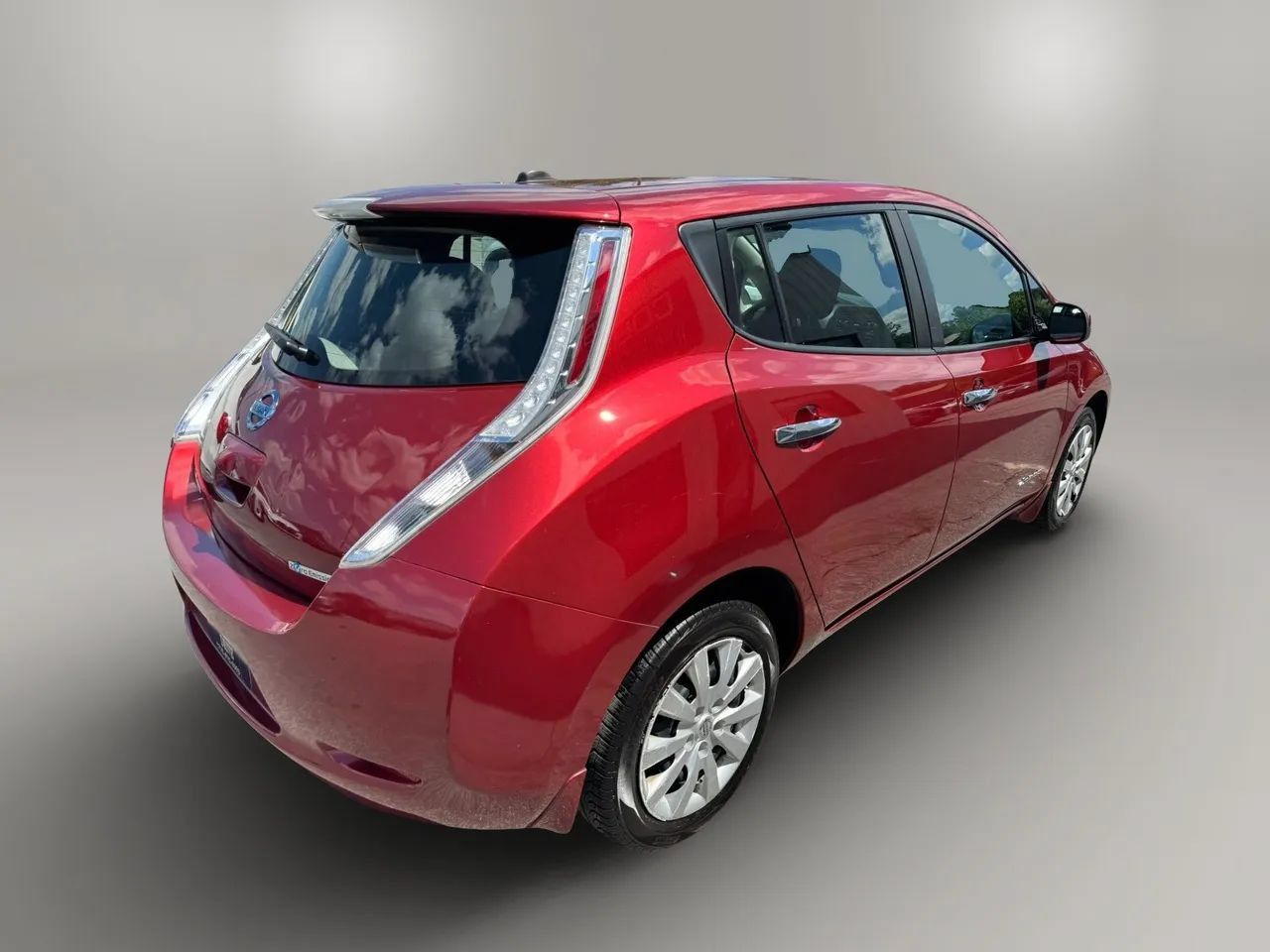 Used 2015 Nissan Leaf S w/ Charge Package FWD image 3