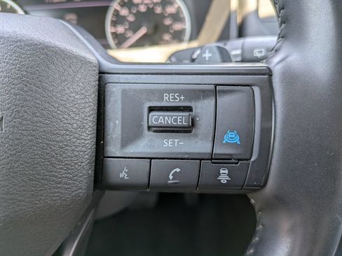 Certified 2025 Nissan Rogue SV FWD image 25