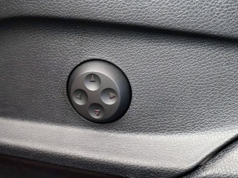 Used 2017 Mercedes-Benz GLC 300 4MATIC Coupe image 21