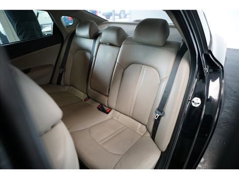 Used 2018 Kia Optima EX image 12