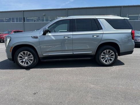 Used 2025 GMC Yukon Denali AWD/4WD image 2