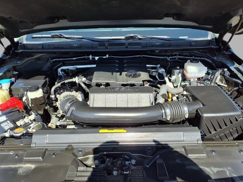 Used 2023 Nissan Frontier SV w/ SV Convenience Package RWD image 3