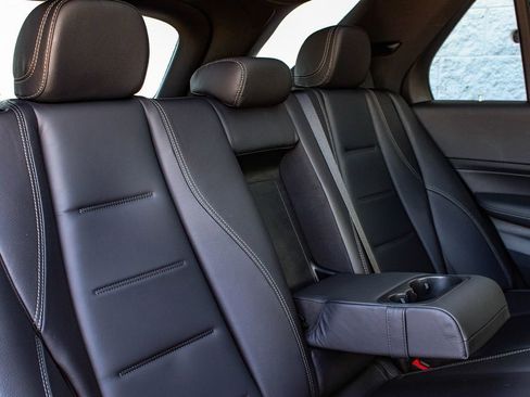 Used 2025 Mercedes-Benz GLE 450e 4MATIC w/ AMG Line Interior image 41