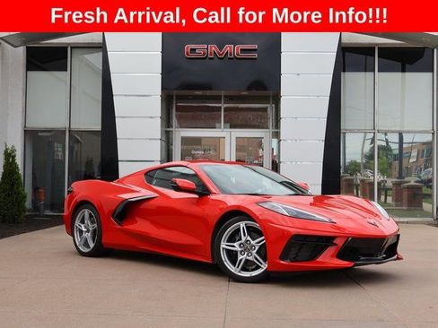 Used 2025 Chevrolet Corvette Stingray Coupe w/ 1LT RWD image 1
