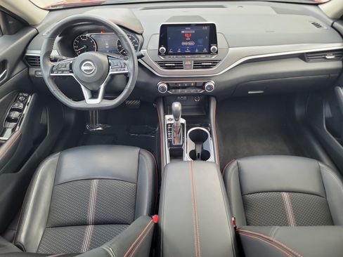 Used 2024 Nissan Altima 2.5 SR FWD image 17