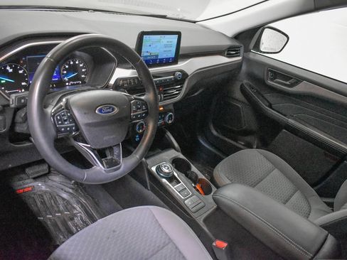Used 2022 Ford Escape SE w/ SE Sport Appearance Package image 17