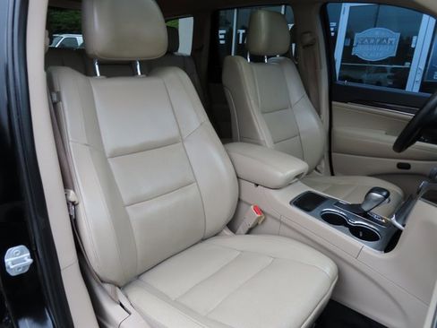 Used 2018 Jeep Grand Cherokee Limited w/ Luxury Group II image 35