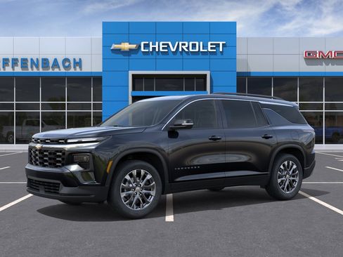 New 2026 Chevrolet Traverse LT w/ Sun and Wheel Package FWD image 2