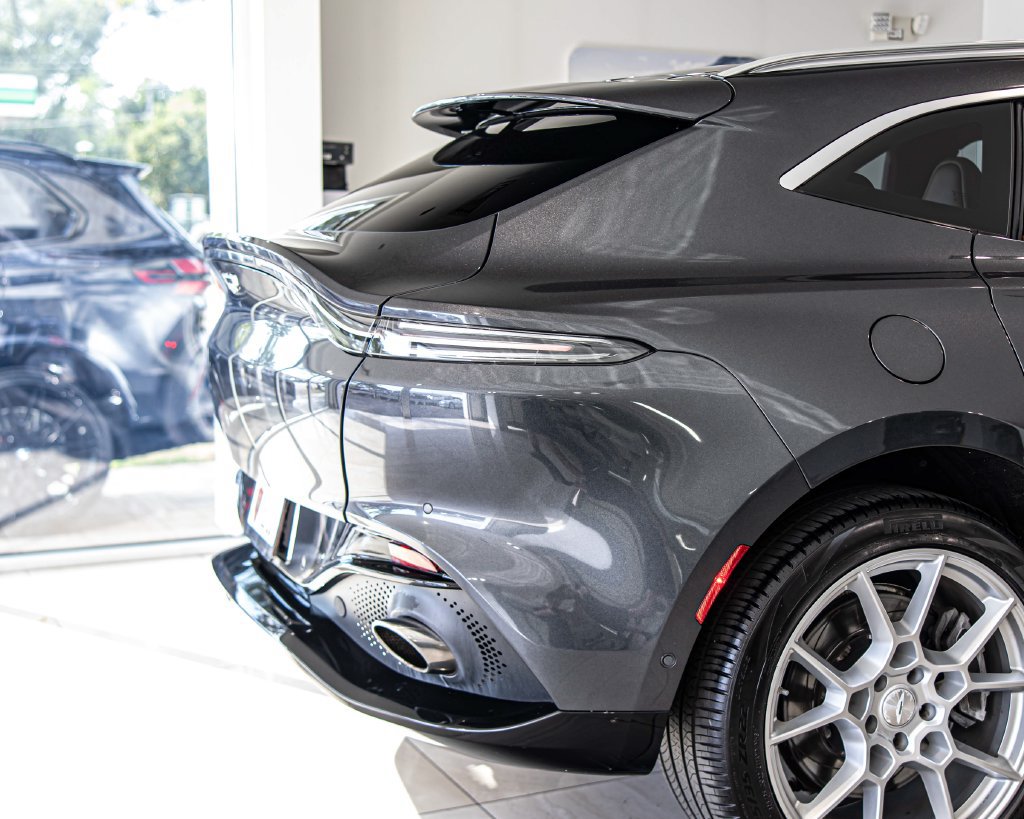 Used 2021 Aston Martin DBX AWD/4WD image 12