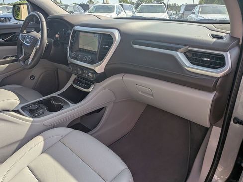 Certified 2023 GMC Acadia SLT w/ Technology Package image 31