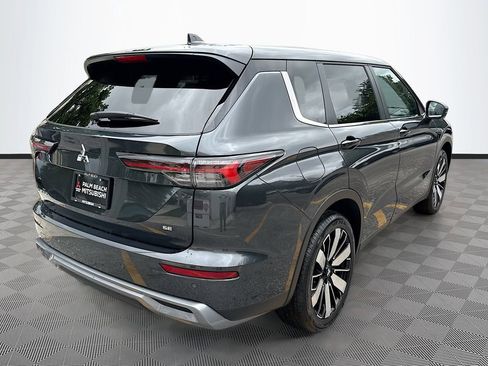 New 2026 Mitsubishi Outlander SE image 7