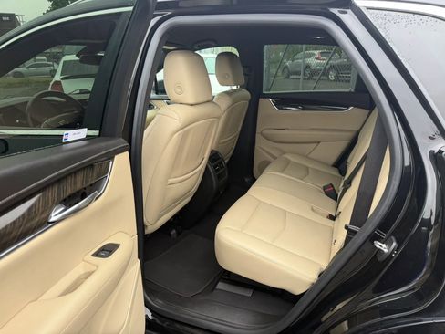 Used 2018 Cadillac XT5 AWD image 31