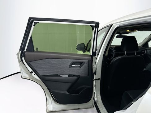 Used 2023 Nissan Rogue SV FWD image 24