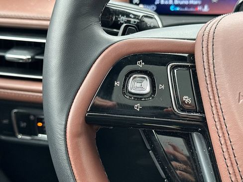 Used 2025 Lincoln Aviator Reserve w/ Equipment Group 201A AWD/4WD image 29