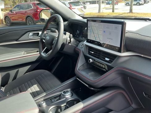 Used 2025 Ford Explorer ST-Line w/ Premium Package image 17