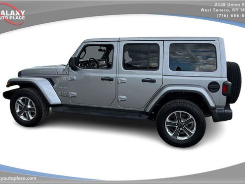 Used 2021 Jeep Wrangler Unlimited Sahara w/ Cold Weather Group AWD/4WD image 8