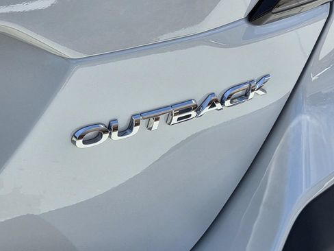 Used 2025 Subaru Outback Premium AWD/4WD image 27