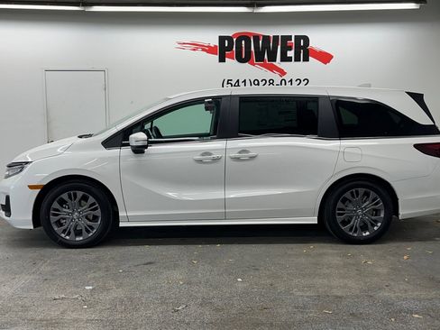 New 2026 Honda Odyssey Touring image 6