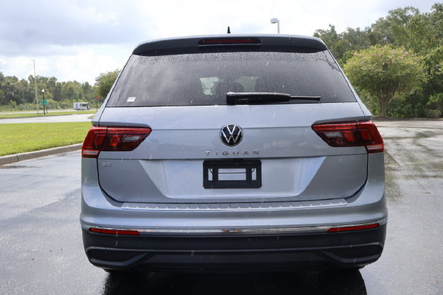 Certified 2023 Volkswagen Tiguan SE w/ Panoramic Sunroof Package FWD image 7