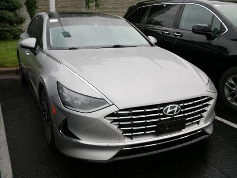Used 2023 Hyundai Sonata Limited FWD image 3