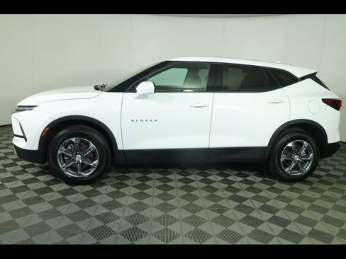 Used 2025 Chevrolet Blazer LT AWD/4WD image 13