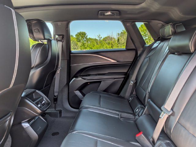 Used 2024 Cadillac Lyriq Sport w/ LPO, Floor Liner Package AWD/4WD image 17