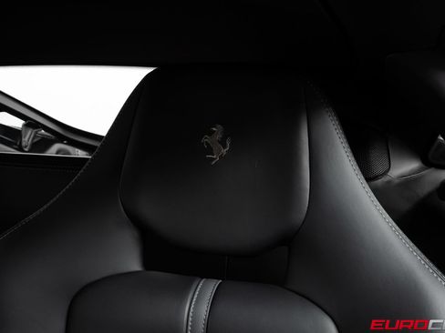 Used 2014 Ferrari 458 Italia Coupe RWD image 42