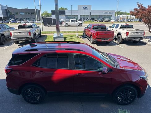 Used 2024 Chevrolet Equinox RS AWD/4WD image 4